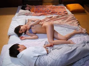 Địt nhau cùng em nhân viên văn phòng lồn khít