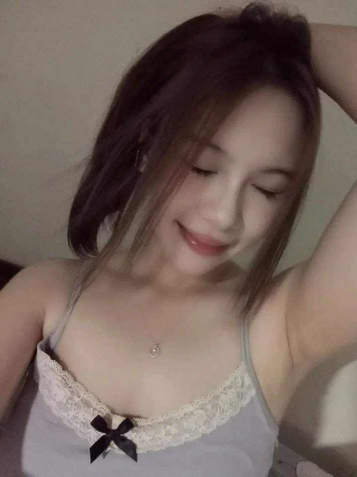 Lén loạn luân cùng chị dâu bím không lông