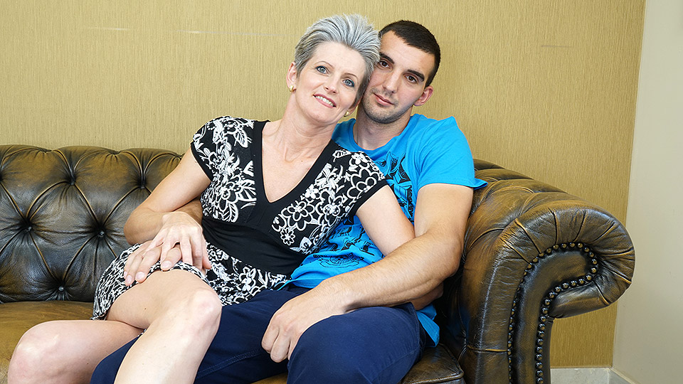 Horny mature slut fucking a younger dude