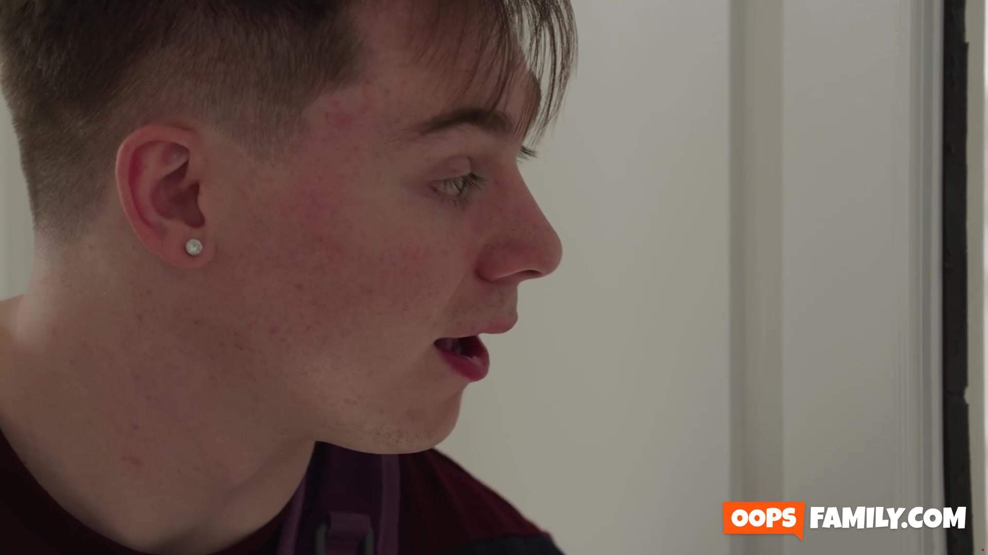 Stepmom and Stepson's Secret Sexual Encounter: Cumshot and Facial!