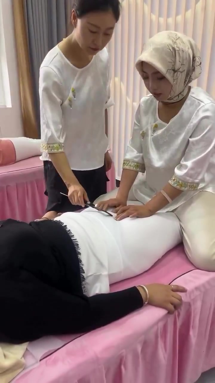 MARLBOROQUEENSEX - MASSAGEM MEDIÇÃO DA ESPESSURA DA BUCETA